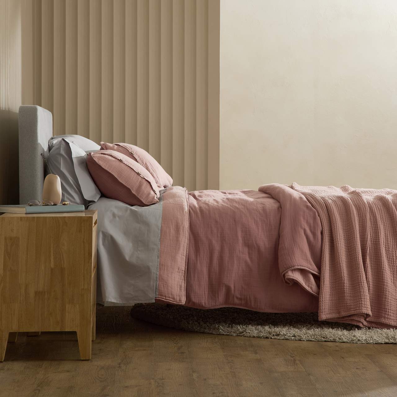 Muslin Blankets and Bedding Image 4