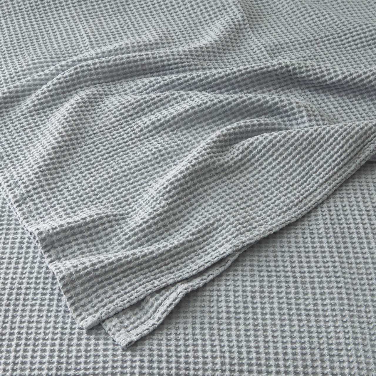 Muslin Blankets and Bedding Image 4