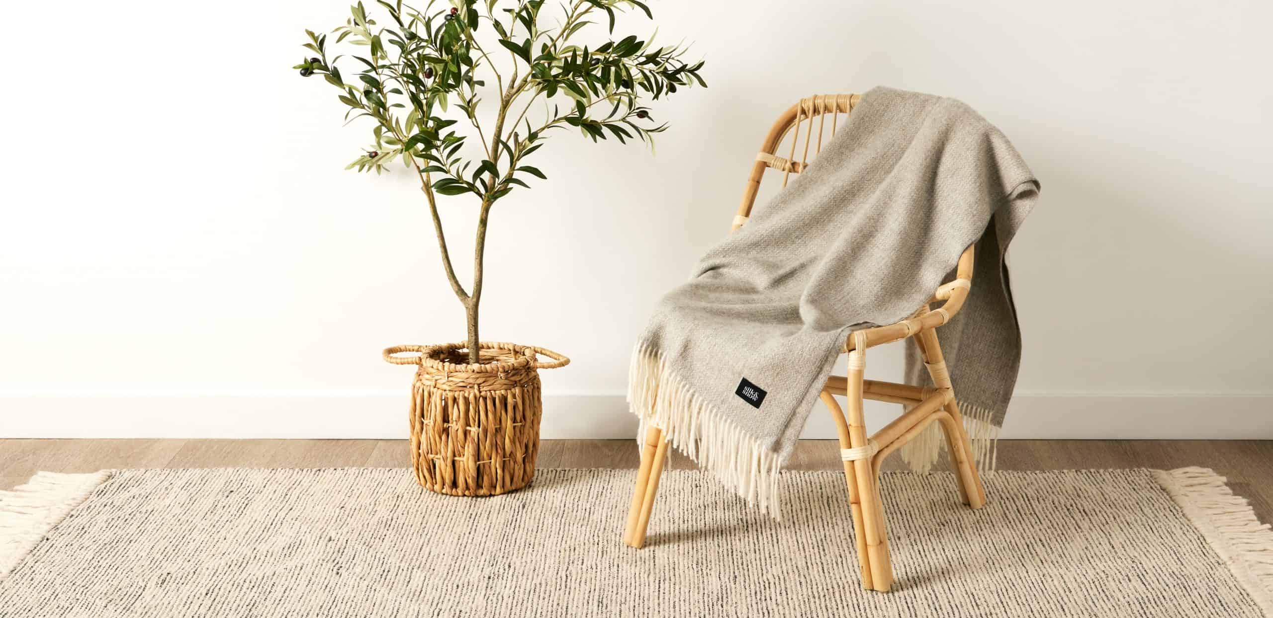 Which Wool Blanket is the Best? Our Alpaca Wool Blankets - Silk & Snow  Canada